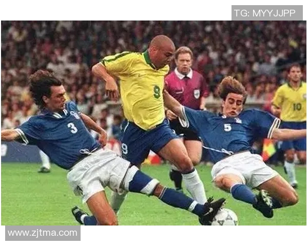 揭秘足球明星7号的真实身份与传奇故事