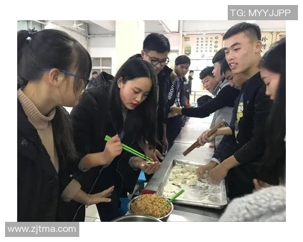 足球明星欢聚一堂享美味饺子卡通形象展现温馨时刻